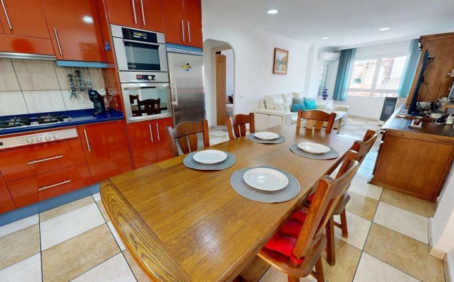 Resale - Apartment -
Torrevieja - Puerto Deportivo