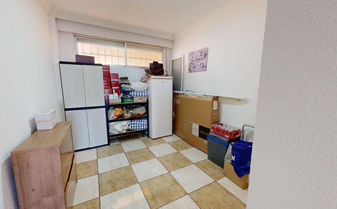Resale - Apartment -
Torrevieja - Puerto Deportivo