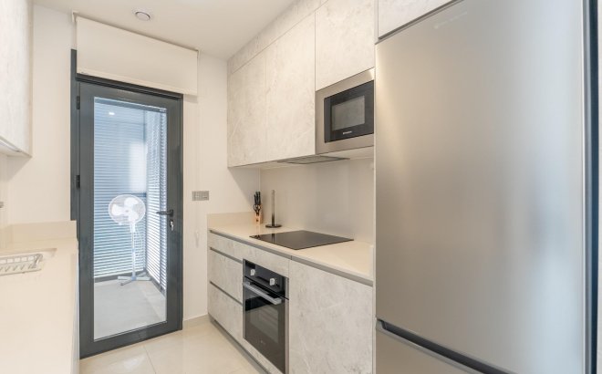 Resale - Apartment -
Torrevieja - Estacion De Autobuses