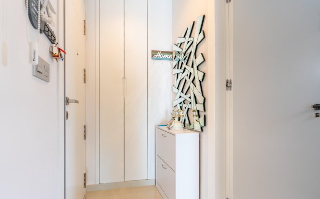 Resale - Apartment -
Torrevieja - Estacion De Autobuses