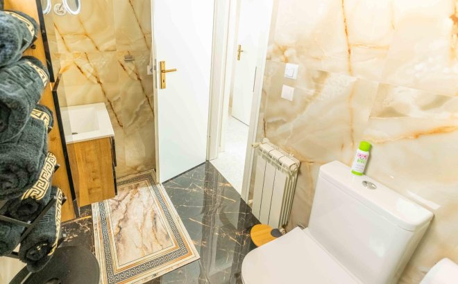 Revente - Villa -
Orihuela Costa - Punta Prima