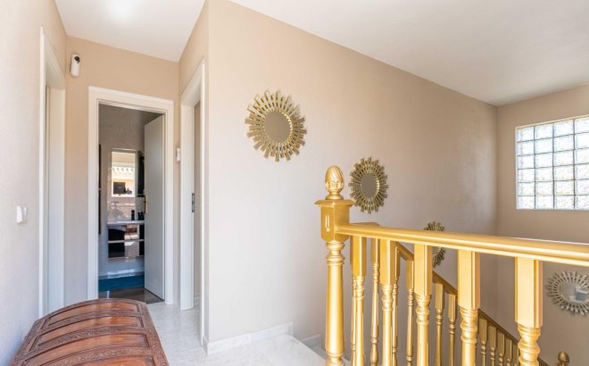 Revente - Villa -
Orihuela Costa - Punta Prima