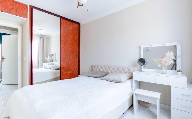 Revente - Villa -
Orihuela Costa - Punta Prima