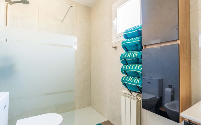 Revente - Villa -
Orihuela Costa - Punta Prima