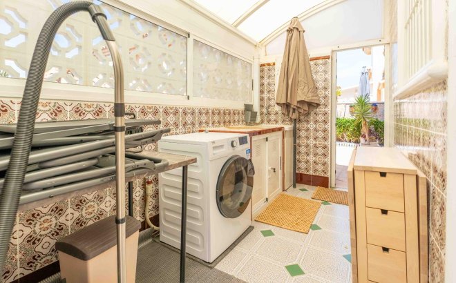 Revente - Villa -
Orihuela Costa - Punta Prima