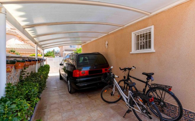 Revente - Villa -
Orihuela Costa - Punta Prima