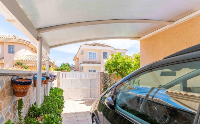 Revente - Villa -
Orihuela Costa - Punta Prima