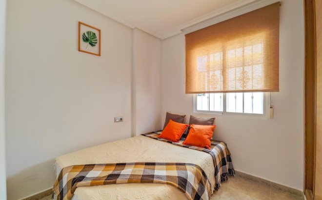 Resale - Villa -
Torrevieja - La Mata