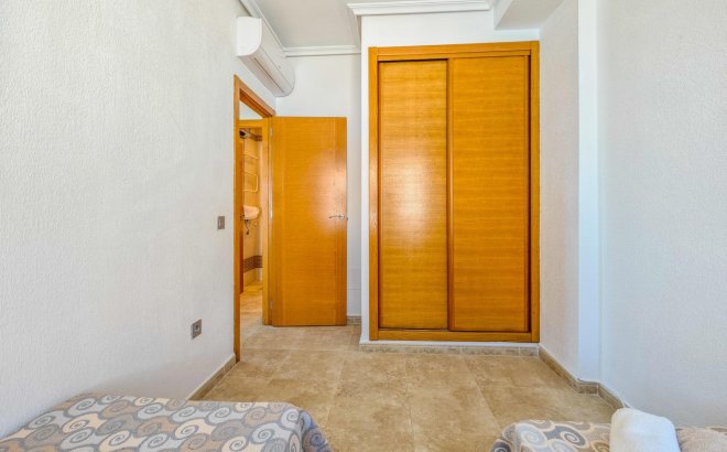 Resale - Villa -
Torrevieja - La Mata