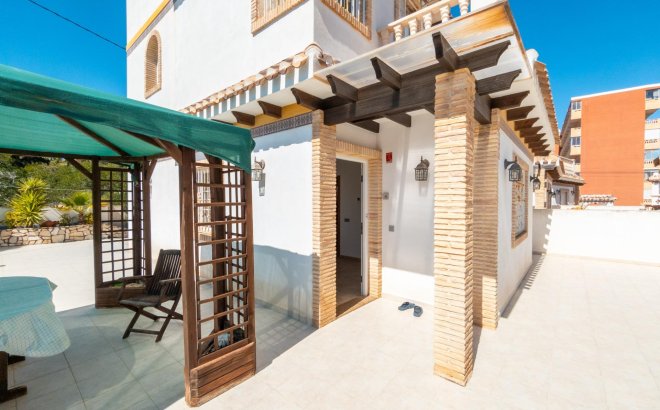 Resale - Villa -
Torrevieja - La Mata