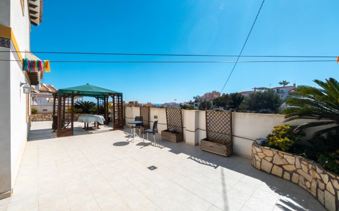 Resale - Villa -
Torrevieja - La Mata