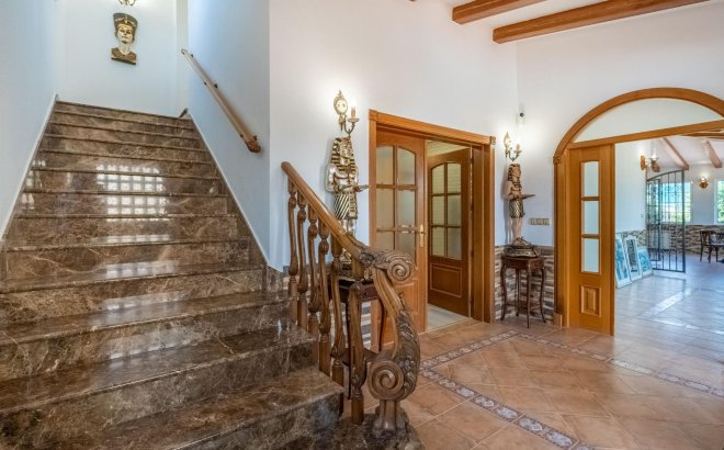 Resale - Villa -
Torrevieja - El Chaparral