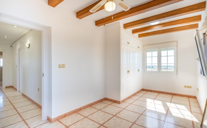 Resale - Villa -
Torrevieja - El Chaparral