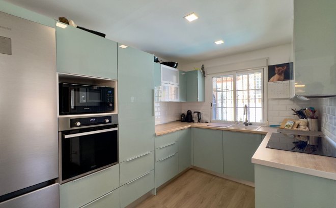 Resale - Villa -
Orihuela Costa - Costa Blanca