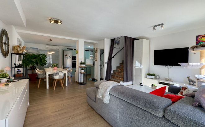 Resale - Villa -
Orihuela Costa - Costa Blanca