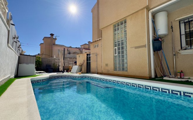 Resale - Villa -
Orihuela Costa - Costa Blanca