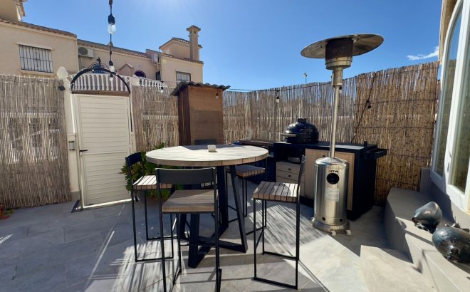 Resale - Villa -
Orihuela Costa - Costa Blanca