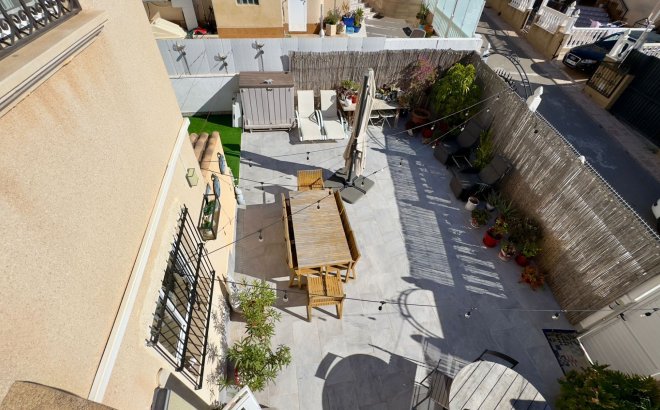 Resale - Villa -
Orihuela Costa - Costa Blanca