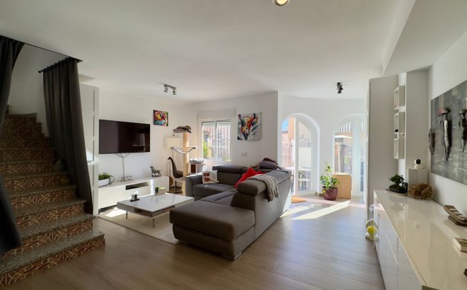 Resale - Villa -
Orihuela Costa - Costa Blanca