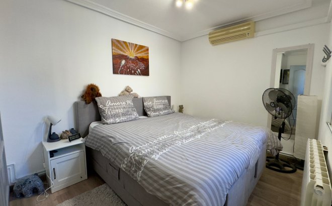 Resale - Villa -
Orihuela Costa - Costa Blanca