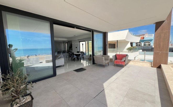 Resale - Villa -
Torrevieja - La Mata