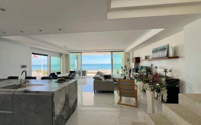 Resale - Villa -
Torrevieja - La Mata