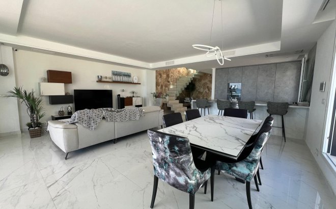 Resale - Villa -
Torrevieja - La Mata