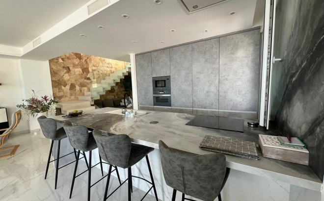 Resale - Villa -
Torrevieja - La Mata