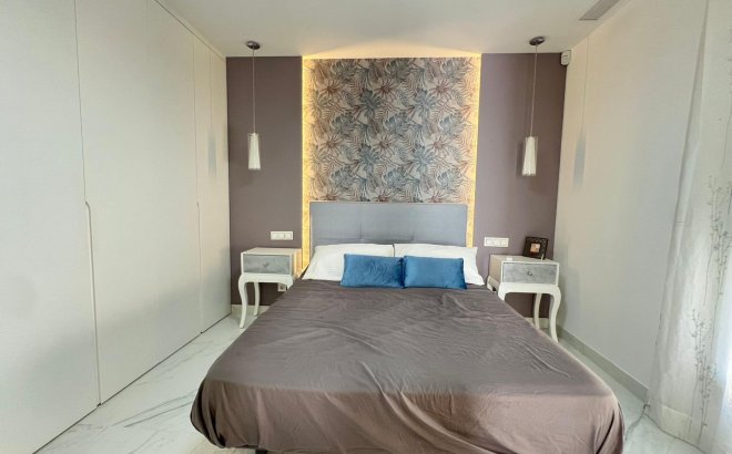 Resale - Villa -
Torrevieja - La Mata