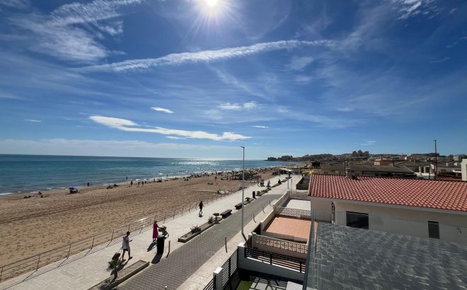 Resale - Villa -
Torrevieja - La Mata