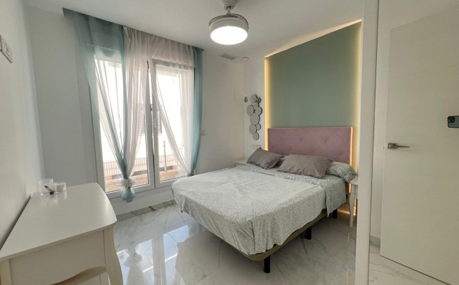 Resale - Villa -
Torrevieja - La Mata