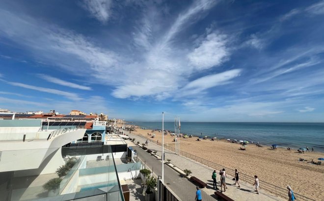 Resale - Villa -
Torrevieja - La Mata