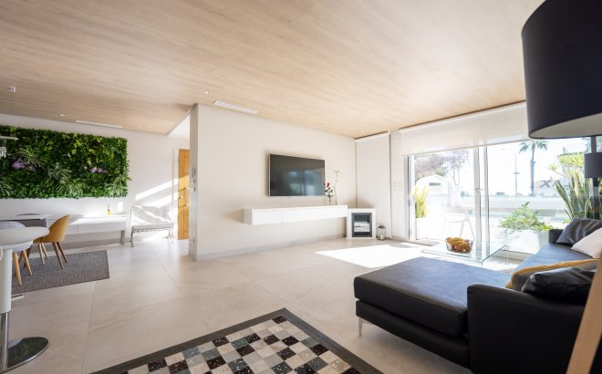 Resale - Villa -
Orihuela Costa - Cabo Roig