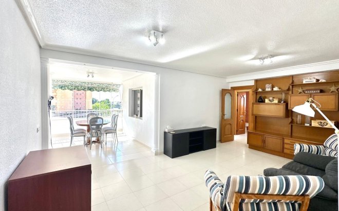 Herverkoop - Appartement -
Orihuela Costa - Campoamor