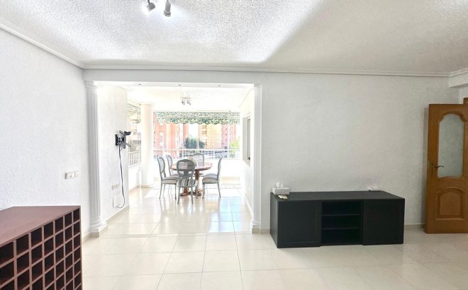 Herverkoop - Appartement -
Orihuela Costa - Campoamor