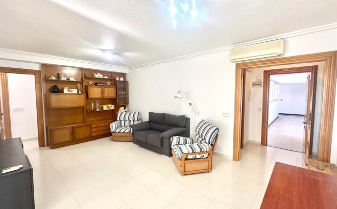 Herverkoop - Appartement -
Orihuela Costa - Campoamor