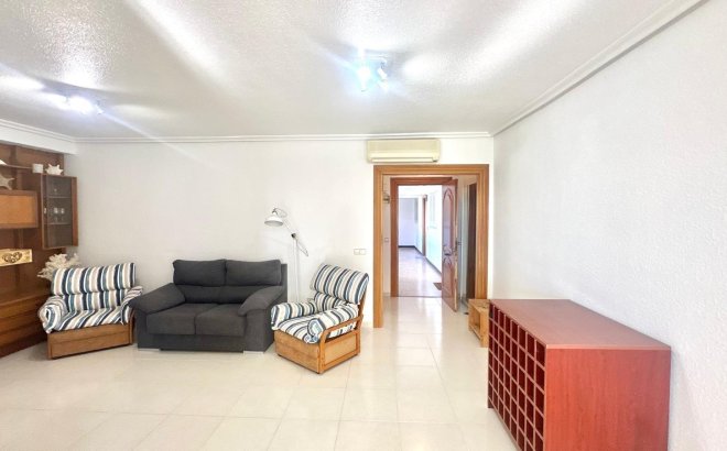Herverkoop - Appartement -
Orihuela Costa - Campoamor