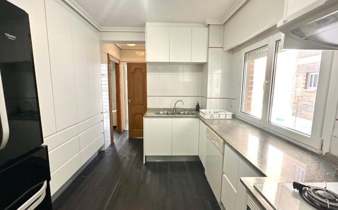 Herverkoop - Appartement -
Orihuela Costa - Campoamor