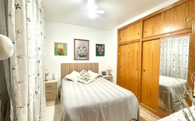 Resale - Apartment -
Torrevieja - Centro