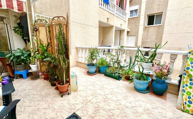 Resale - Apartment -
Torrevieja - Centro