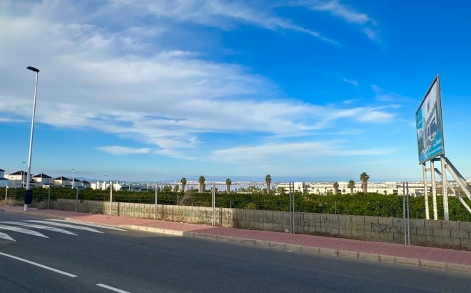 Herverkoop - Town House -
Torrevieja - La Siesta