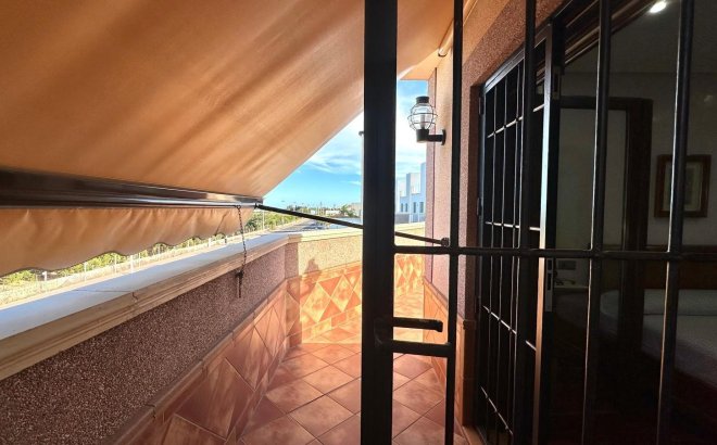 Herverkoop - Town House -
Torrevieja - La Siesta