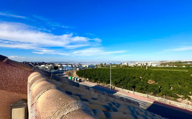 Herverkoop - Town House -
Torrevieja - La Siesta