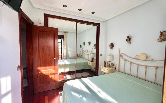 Herverkoop - Town House -
Torrevieja - La Siesta