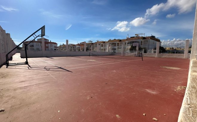 Resale - Bungalow -
Torrevieja - Torretas