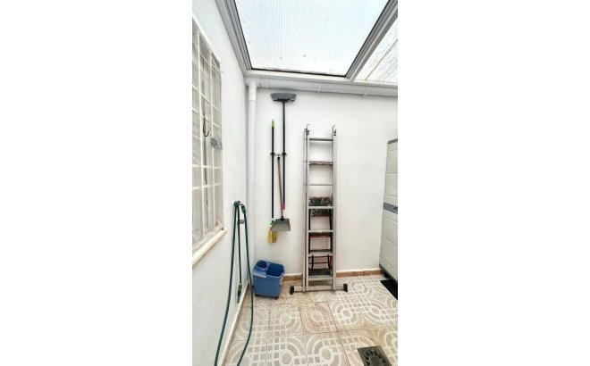 Resale - Bungalow -
Torrevieja - Torretas