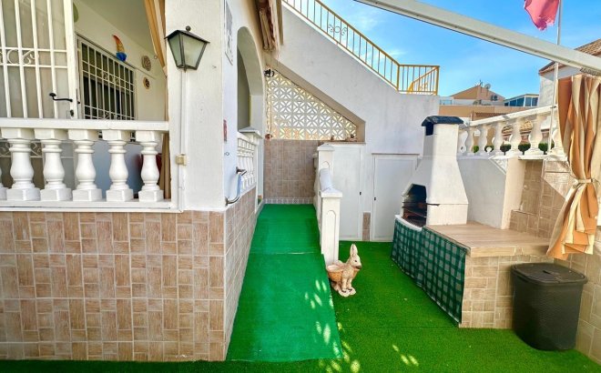 Resale - Bungalow -
Torrevieja - Torretas