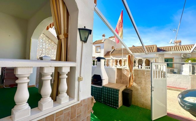 Resale - Bungalow -
Torrevieja - Torretas