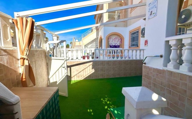 Resale - Bungalow -
Torrevieja - Torretas