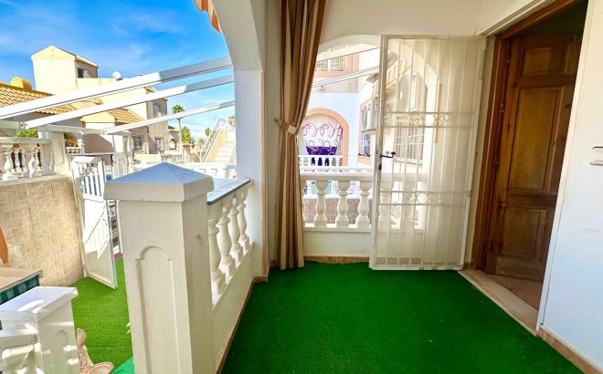 Resale - Bungalow -
Torrevieja - Torretas